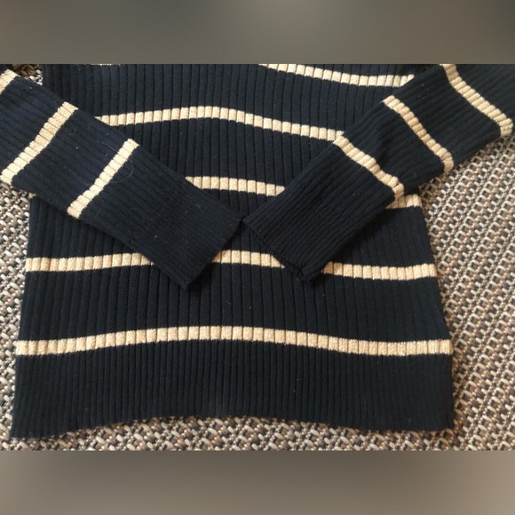 Lauren Ralph Lauren Black &Metallic Gold Striped Collared Latch Thick Knit Swtr - Picture 8 of 12